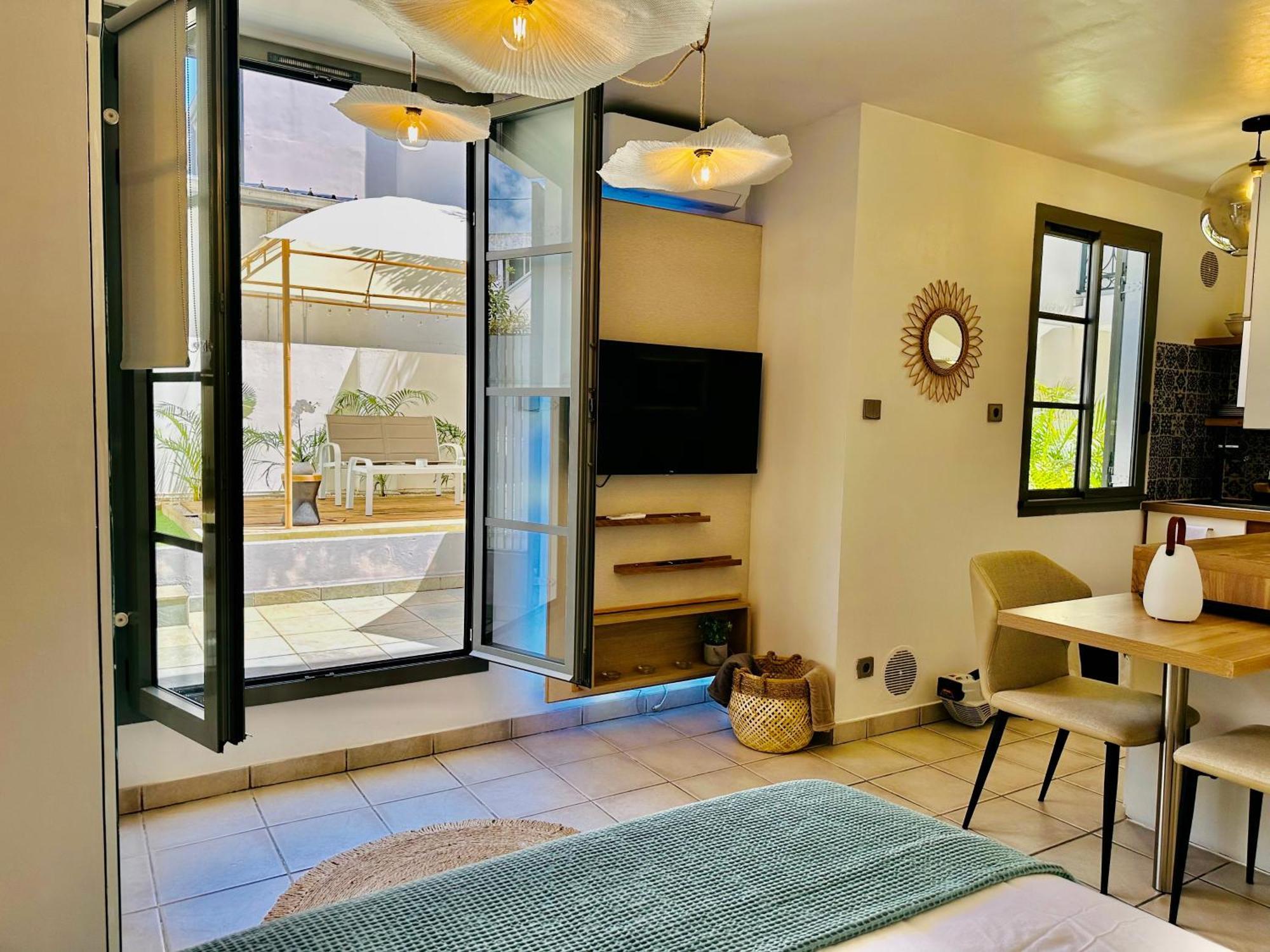 Le Coeur Daisy'L Saint Denis Centre Appartement Buitenkant foto